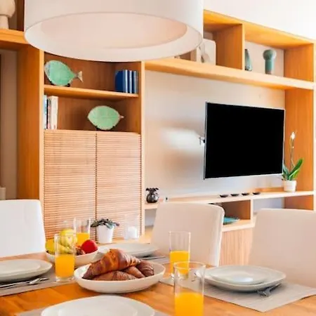 Διαμέρισμα Cascais Elegant & Pool Retreat