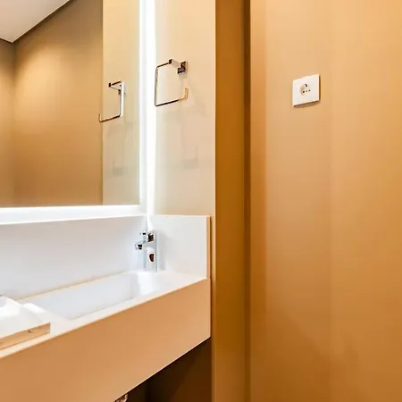 Cascais Elegant & Pool Retreat * カスカイス