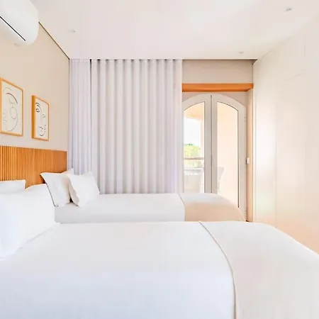 Cascais Elegant & Pool Retreat カスカイス
